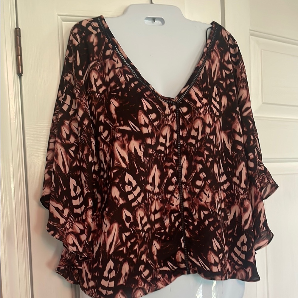 🩷 3/$18 Jessica Simpson batwing flowy purple top Women's Black and Pink